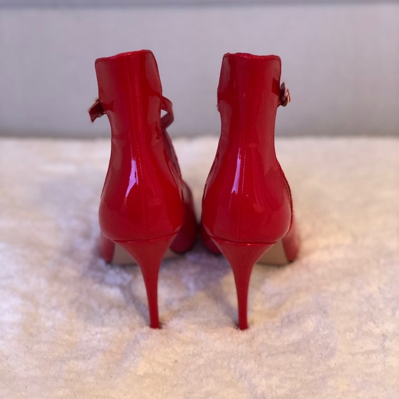 Liliana Red Pointed Toe Stiletto - Picture 7 of 8